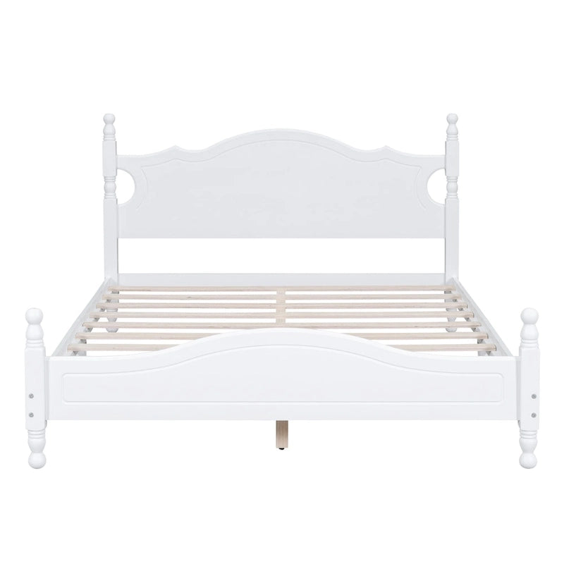 Lit plateforme queen en bois blanc d'inspiration vintage
